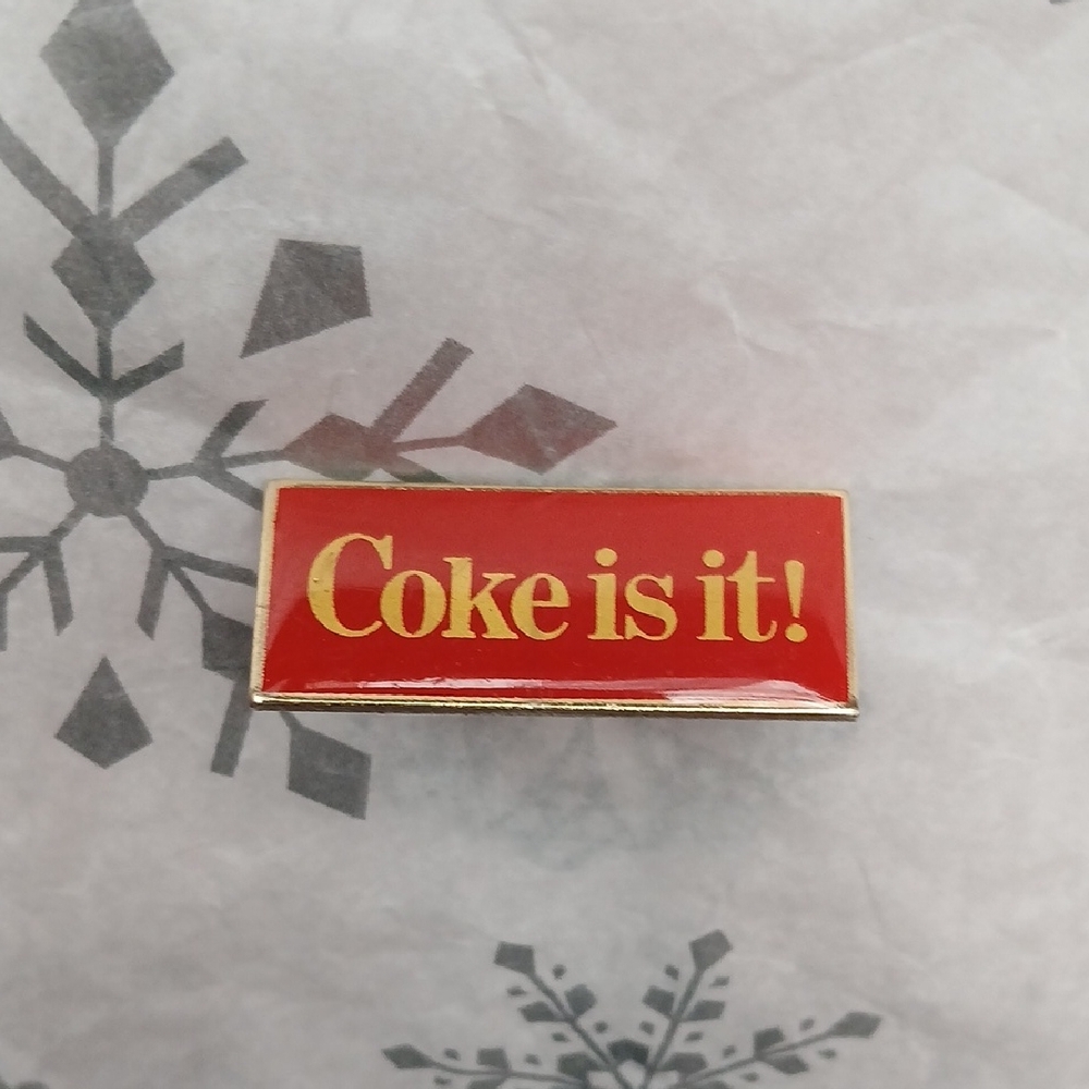 🍊3/$15🍊 Vintage Coca-Cola Pin
